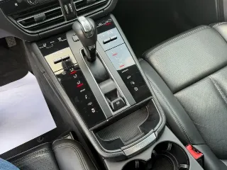 Foto 13 di 28: PORSCHE Macan