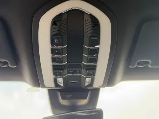 Foto 17 di 28: PORSCHE Macan