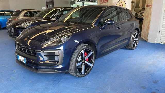 PORSCHE Macan