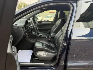 Foto 6 di 28: PORSCHE Macan