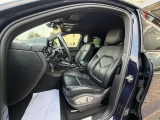 Foto 8 di 28: PORSCHE Macan