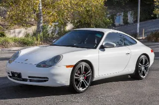 Foto 10 di 24: 2001 Porsche 996 Carrera