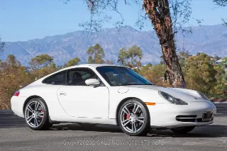 Foto 18 di 24: 2001 Porsche 996 Carrera