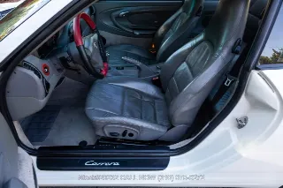Foto 20 di 24: 2001 Porsche 996 Carrera