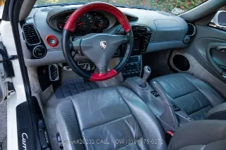 Foto 22 di 24: 2001 Porsche 996 Carrera