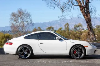 Foto 5 di 24: 2001 Porsche 996 Carrera
