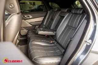 Foto 18 di 20: LAND ROVER Range Rover Velar