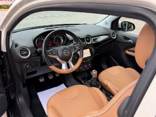 Foto 8 di 19: OPEL Adam