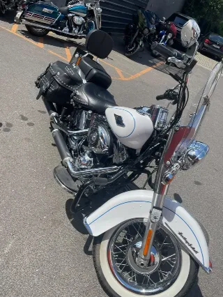 Foto 4 di 8: Harley-Davidson Heritage Softail Classic | 2013 | Route 66 Auctions