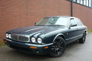 Foto 5 di 8: Jaguar XJ8 4.0 | 2000 | Route 66 Auctions