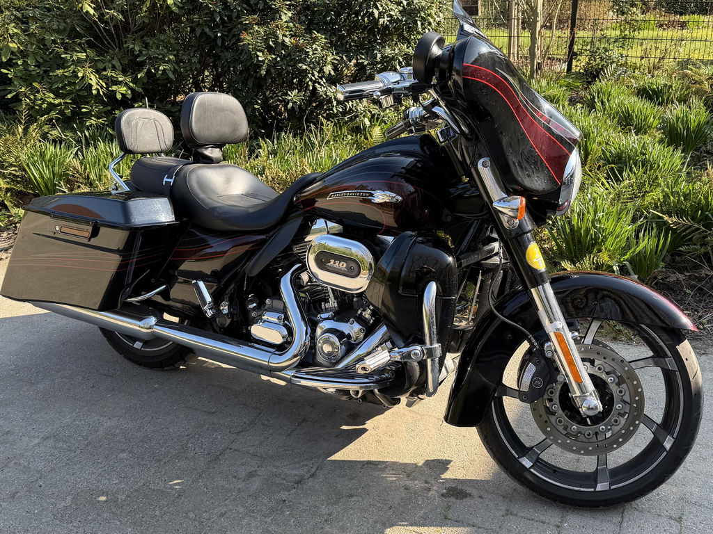 Harley-Davidson CVO Street Glide | 2012 | Route 66 Auctions