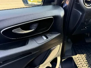 Foto 8 di 24: MERCEDES-BENZ Vito