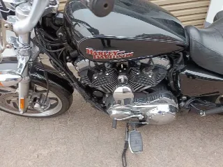 Foto 5 di 8: Harley-Davidson XL 1200 T SuperLow | 2014 | Route 66 Auctions