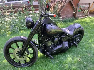 Foto 2 di 8: Harley-Davidson FXST Custom | 2007 | Route 66 Auctions