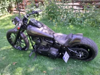 Foto 3 di 8: Harley-Davidson FXST Custom | 2007 | Route 66 Auctions