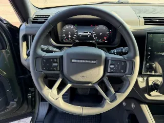 Foto 10 di 27: LAND ROVER Defender