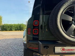 Foto 24 di 27: LAND ROVER Defender