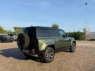 Foto 4 di 27: LAND ROVER Defender