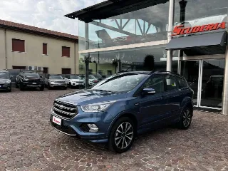 Foto 2 di 23: FORD Kuga