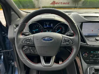 Foto 8 di 23: FORD Kuga