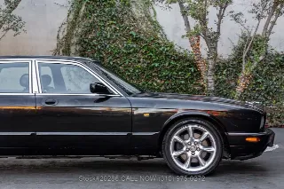 Foto 10 di 24: 2002 Jaguar XJR