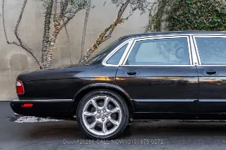 Foto 11 di 24: 2002 Jaguar XJR