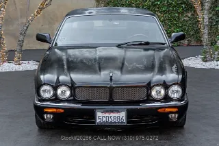Foto 2 di 24: 2002 Jaguar XJR