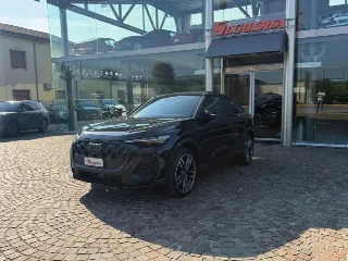 Foto 2 di 35: AUDI Q5
