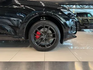 Foto 4 di 15: AUDI Q5