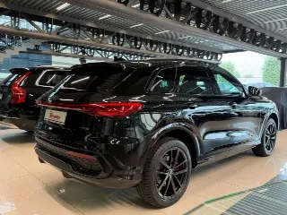 Foto 5 di 15: AUDI Q5