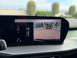 Foto 12 di 26: AUDI Q3