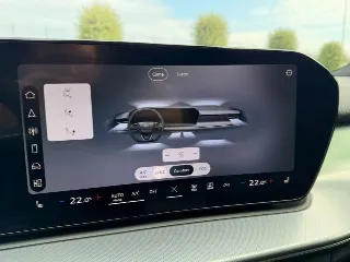 Foto 17 di 26: AUDI Q3