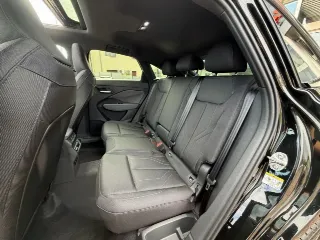 Foto 20 di 26: AUDI Q3