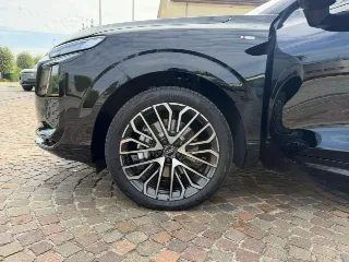 Foto 24 di 26: AUDI Q3