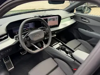 Foto 8 di 26: AUDI Q3