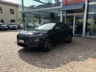 Foto 2 di 29: AUDI Q3