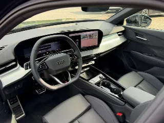 Foto 8 di 29: AUDI Q3