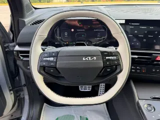 Foto 10 di 28: KIA Sportage