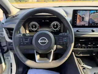 Foto 10 di 24: NISSAN Qashqai