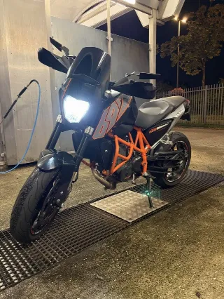 Foto 1 di 8: KTM 690 Duke | 2013 | Route 66 Auctions
