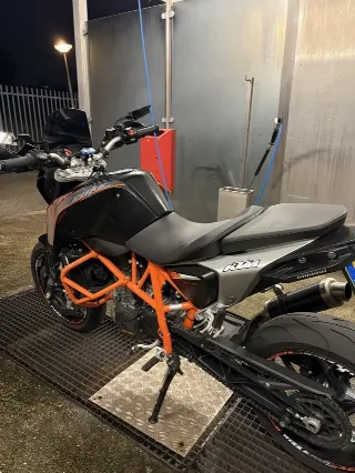 Foto 3 di 8: KTM 690 Duke | 2013 | Route 66 Auctions