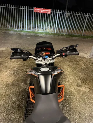 Foto 6 di 8: KTM 690 Duke | 2013 | Route 66 Auctions
