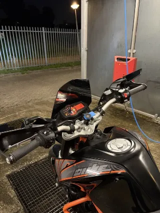 Foto 7 di 8: KTM 690 Duke | 2013 | Route 66 Auctions