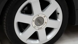 Foto 22 di 40: Audi TT Roadster 1.8 Turbo 20v