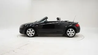 Foto 8 di 40: Audi TT Roadster 1.8 Turbo 20v