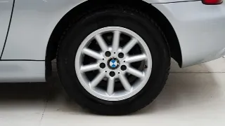 Foto 33 di 40: BMW Z3 1.8