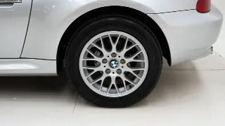 Foto 32 di 40: BMW Z3 2.2 Roadster + Hardtop