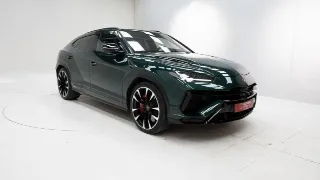 Foto 15 di 40: Lamborghini Urus S