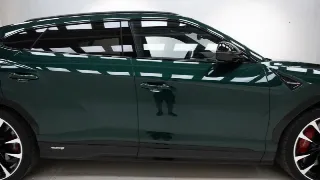 Foto 17 di 40: Lamborghini Urus S