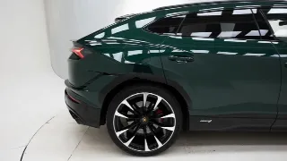Foto 18 di 40: Lamborghini Urus S